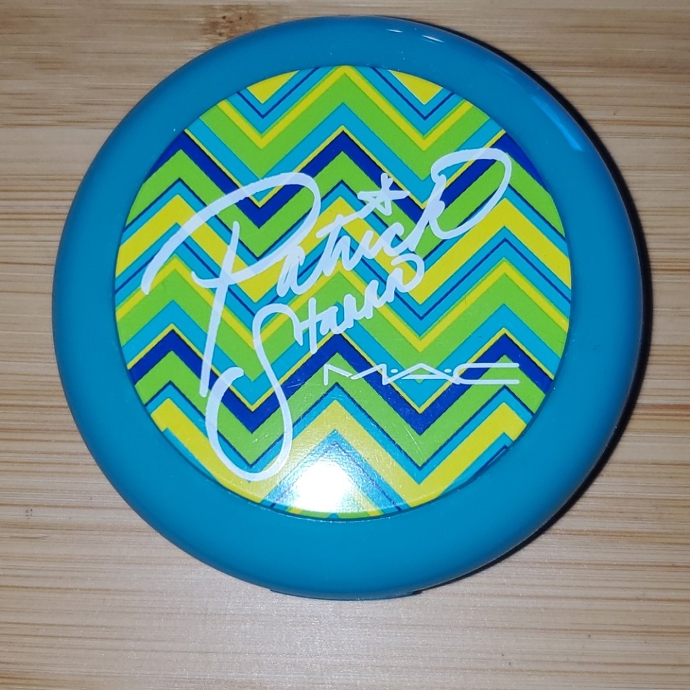 MAC cosmetics Hot and Heavy face powder NWOT